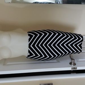 Mossimo Black & White Chevron Pull On Pencil Skirt XS